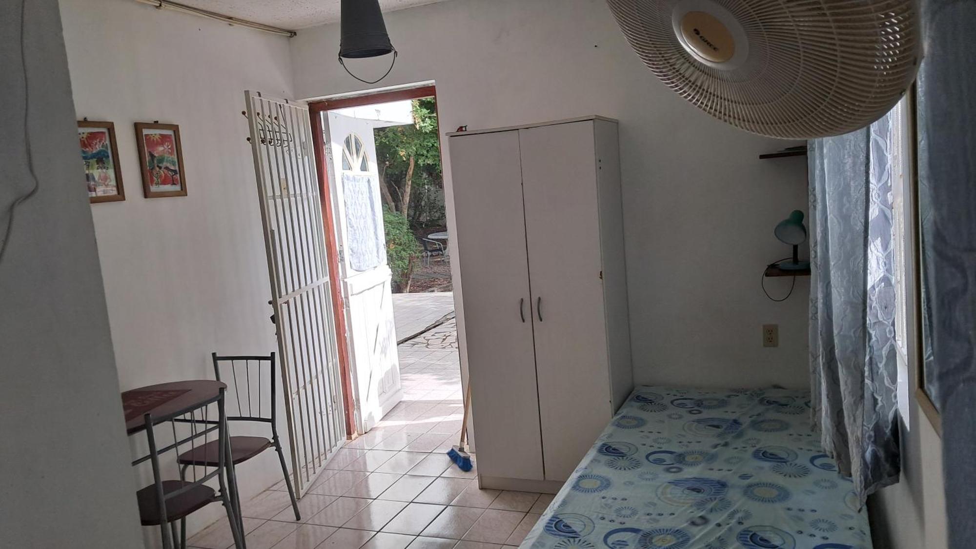 Happy Turtle Apartments Willemstad Bagian luar foto