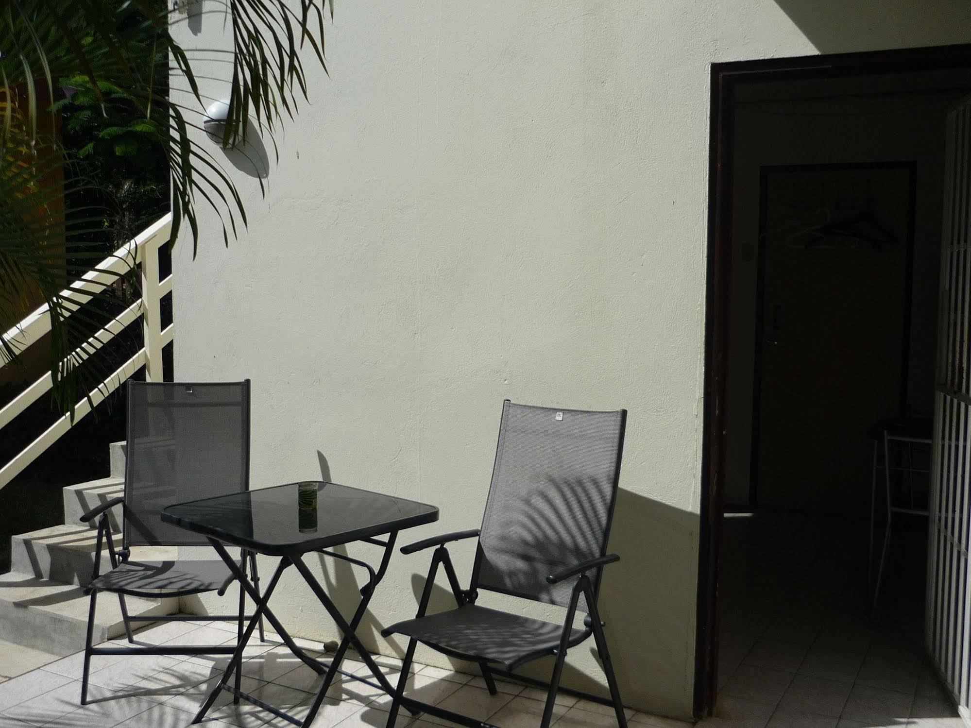 Happy Turtle Apartments Willemstad Bagian luar foto